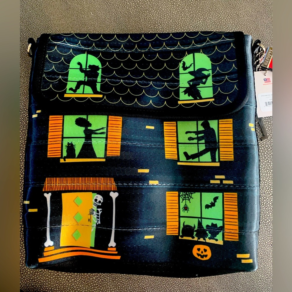 Harvey’s Modster Mash Haunted House Bag